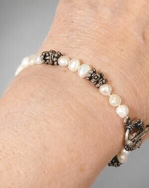Pearl / Shell Bracelet, 1990s Silver-tone Textured Bracelet 7.5" Vintage‎ sbr-41